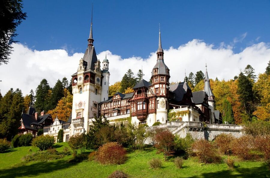 Minivan 8: Peles & Dracula's Castle and Brasov Full-Day Trip - Who This Tour Fits Best (And Who Should Skip It)