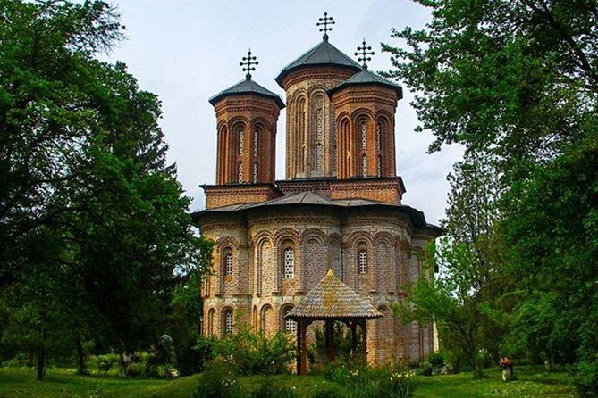 Mogosoaia Palace & Snagov Monastery: Private tour from Bucharest - Stop 1: Mogosoaia Palace and the lake-side setting