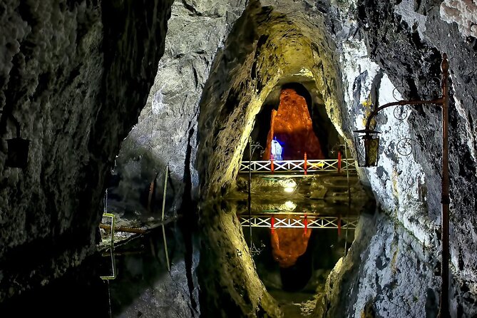 National Village Museum and Salt Mine in a Day Tour - Stop 1: Muzeul National al Satului Dimitrie Gusti and Its Live-Like Village Streets