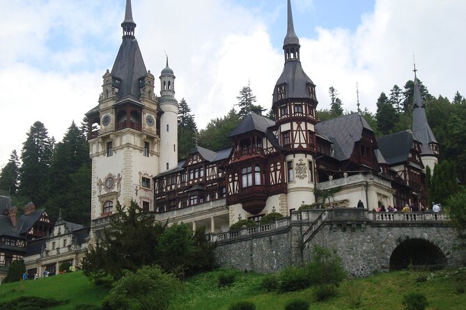 One Day Private Tour into Transylvania - From pickup to Carpathian roads: why the transport matters