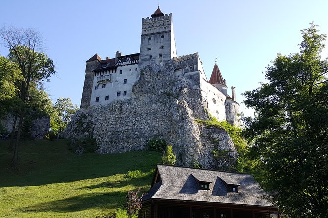 Peles Castle, Bran Castle and Brasov from Bucharest - Hotel-to-hotel pickup, and what that really saves you