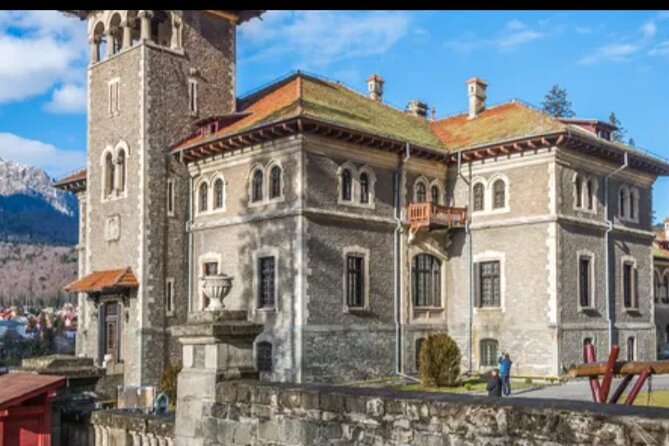 Peles Castle, Cantacuzino Castle and Bran Castle Tour From Brasov - How the guide and small group improve your castle day