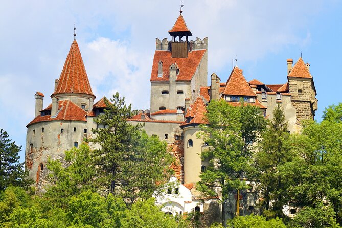 Peles Castle, Dracula Castle and Brasov old town - private tour from Bucharest - Brasov old town tour: medieval streets with context