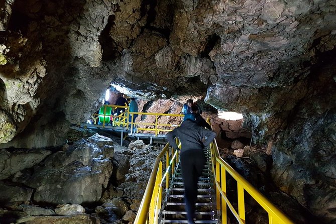Prahova Valley Private Day Trip with Sphinx, Babele, and Ialomitei Cave - Timing, clothing, and small practical tips that save energy