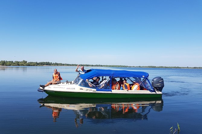 PRIVATE 4-5h speedboat tour to the village Mila23 - Stop 2 in Mila23: what you do in about an hour