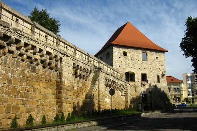 Private city tour in Cluj-Napoca - Stop 1: Saint Michael Church and the story behind the Gothic look