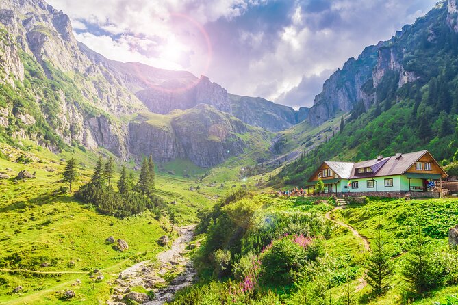 Private day hike from Brasov to Malaiesti Cottage - Guide help that matters on ridges, canyons, and mixed ground