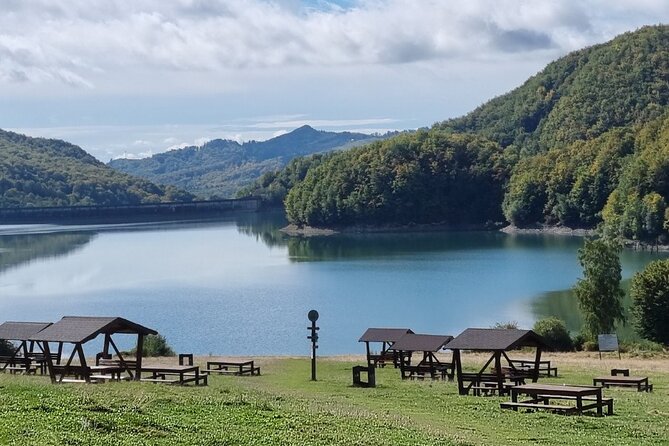 Private Day Tour to Historical Villages in Sinaia - Izvorul Alb for village squares, cottages, and a quick snack