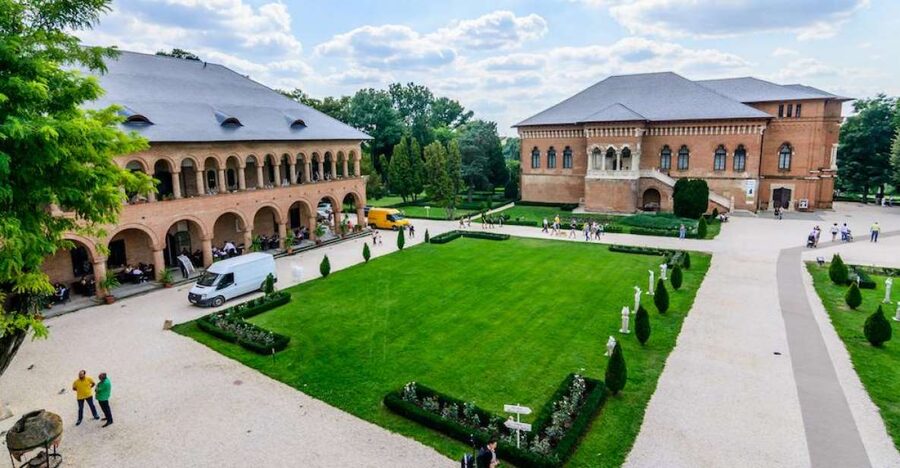Private Half Day Trip to Snagov Monastery & Mogosoaia - Mogosoaia Palace: Brancovenesc beauty, quiet grounds, and Monday reality