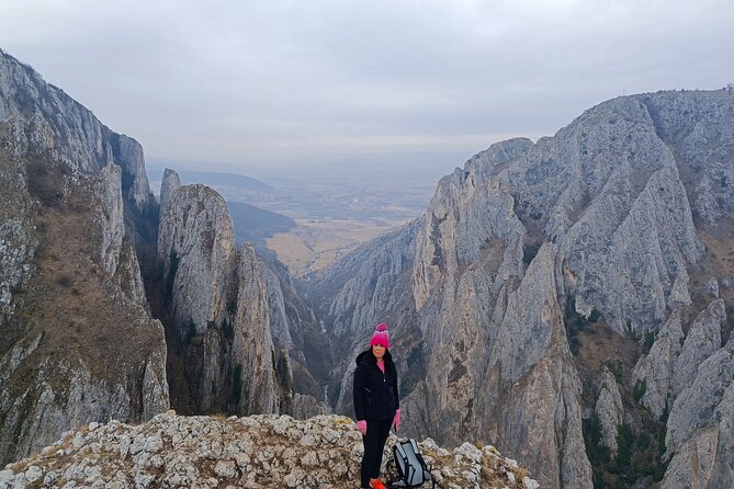 Private Hiking OR Climbing Experience in beaufitul gorges - The top photo session: get the views before you cool down