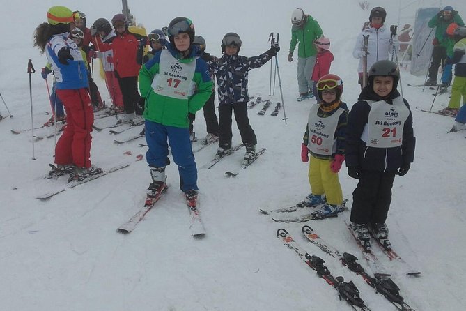 PRIVATE Ski Lessons in Brasov, Romania - Private vs small group: how the format affects learning speed