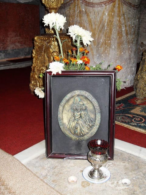Private Tour from Bucharest to Dracula's tomb and Mogosoaia - Private 4.5-hour trip that links Dracula to a specific place