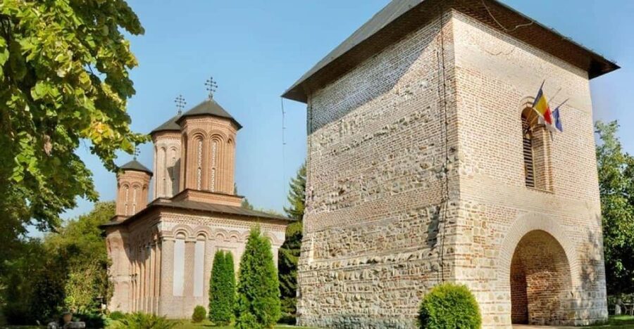 Private Tour from Bucharest to Dracula's tomb and Mogosoaia - Mogosoaia in Bucharest-Ilfov: photo stop plus guided sightseeing to change the mood