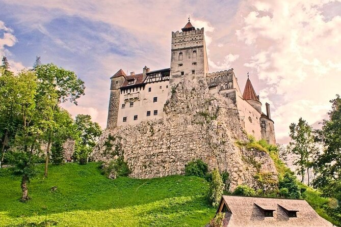 Private Tour to Dracula's Castle, Brașov City & Peleș Castle - Brașov Historical Center: Quick City Fuel Between Castles
