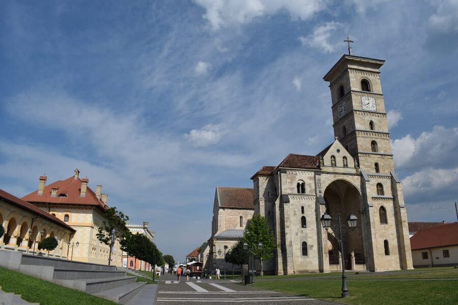 Private tour to Turda Salt Mine, Rimetea and Alba Iulia - Guide experience: punctuality, clear English, and a day that stays on track