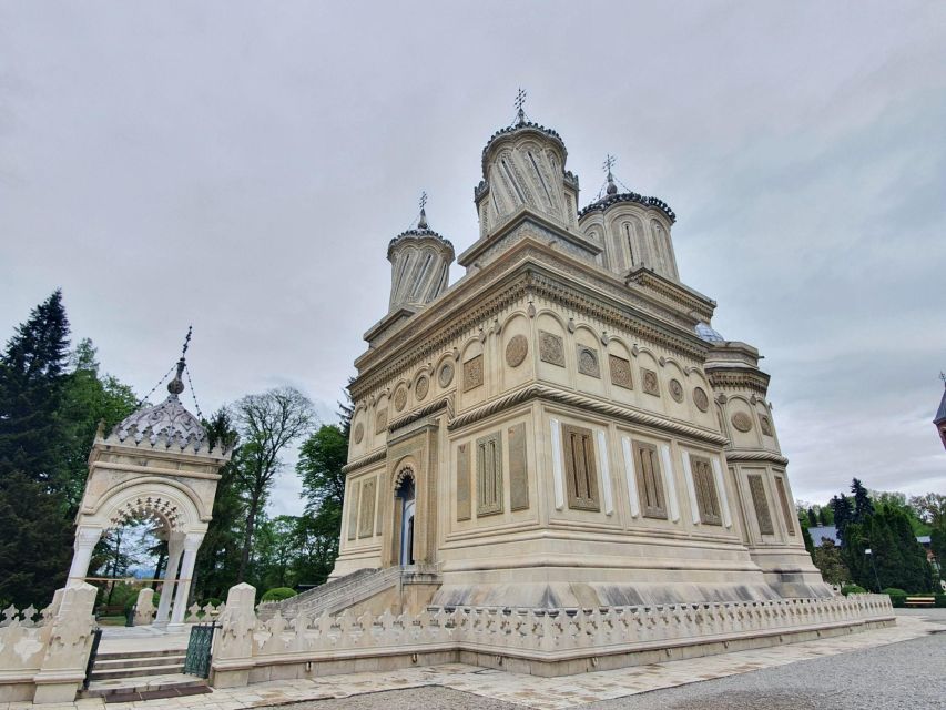Real Dracula Princely Court and Real Dracula's Fortress - Târgoviște Royal Court and the Chindiei Tower climb