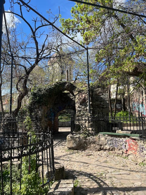 Roma Culture, Realities and Slavery History, Walking tour - Holocaust memorial in Romania: remembering Roma victims in the heart of the city