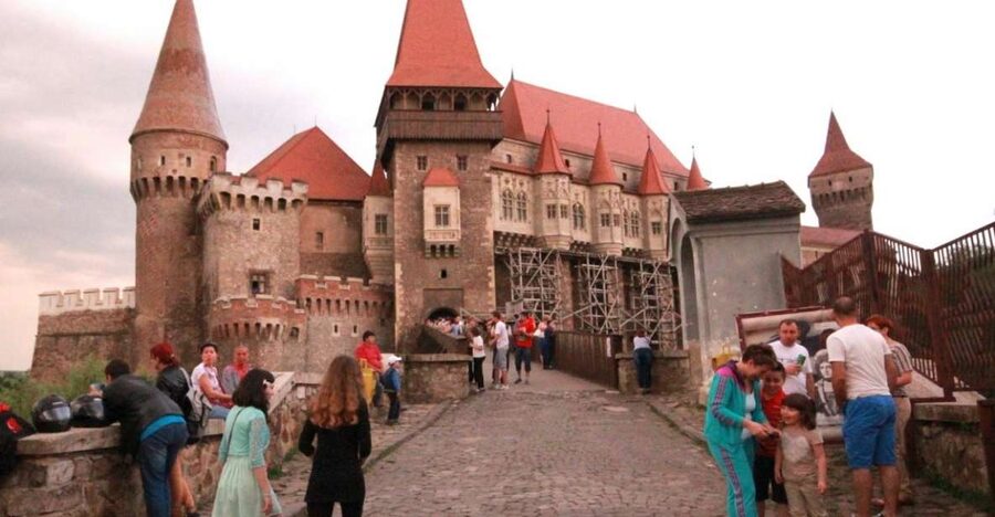 Sibiu: Alba Iulia and Corvin Castle Guided Tour - FAQ