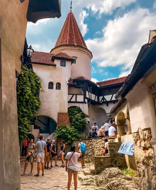 Sibiu: Real Dracula’s Experience Day Round-Trip - Small group and the English driver: where the day feels friendly