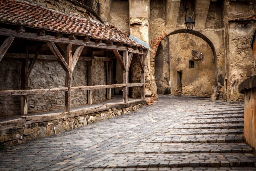 Sighisoara: Candlelight Tour of Dracula's Home Town - Dracula’s house and Vlad Tepes: local legend with historical framing