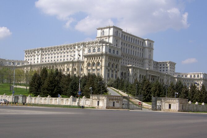 Skip the Line Ticket of the Palace of Parliament in Bucharest - The Palace of Parliament in one hour, what makes it memorable