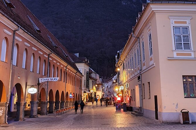 Small-Group Brasov-CROWN City Evening Tour with wine - Meeting at Piața Sfatului, then learning Kronstadt’s real clue