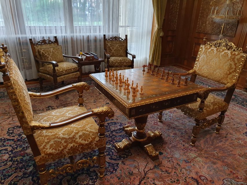 Snagov Monastery, Ceaușescu Mansion, & Village Museum - 6h - Revolution Square: where the story turns in real space