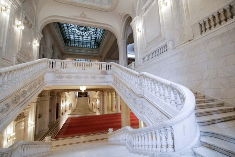 Spanish & Italian guided tour - Palace of Parliament - Entering the Palace: why this one-hour plan works