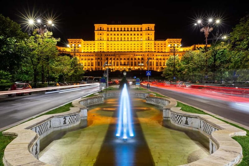Spanish & Italian guided tour - Palace of Parliament - The huge hallways and artist or writer rooms that give you context