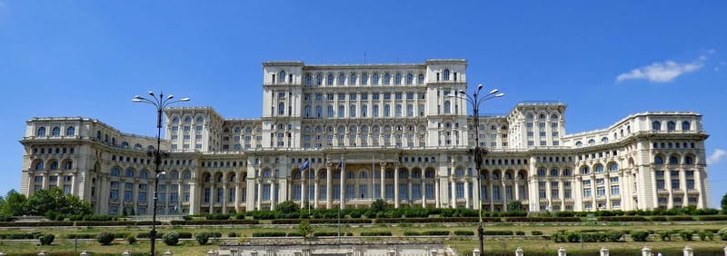 Spanish & Italian guided tour - Palace of Parliament - Meeting point and the ID rules you cannot ignore