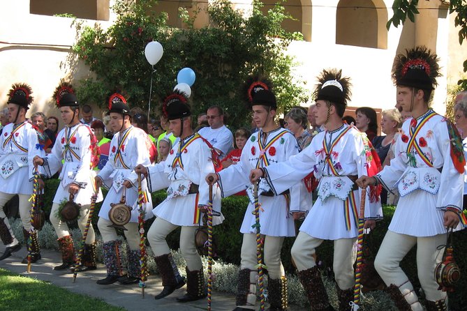Surroundings of Sibiu: Saxon Heritage & Scenic Villages - Rasinari for cheese: why food stops make sense here