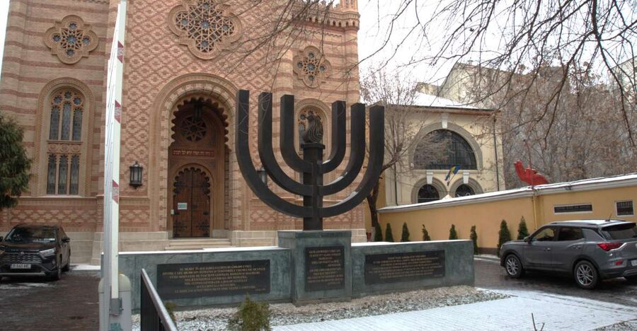 The Jewish heritage of Bucharest - half day walking tour - The Holocaust Memorial ending: why the last stop matters