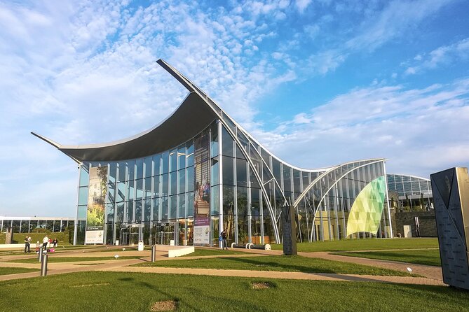 Therme-entrance ticket and transfer pick-up/drop-off Bucharest - Entering Therme Bucuresti: Galaxy slides and Palm recovery