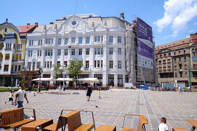 Timisoara Downtown Dream Tour - Piața Sfântul Gheorghe: small, picturesque, and built for a break