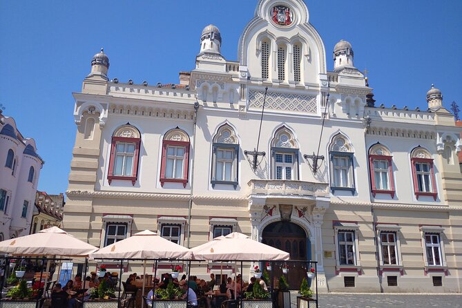 Timisoara Downtown Dream Tour - Piața Victoriei: late 1800s style, plus day-to-day context