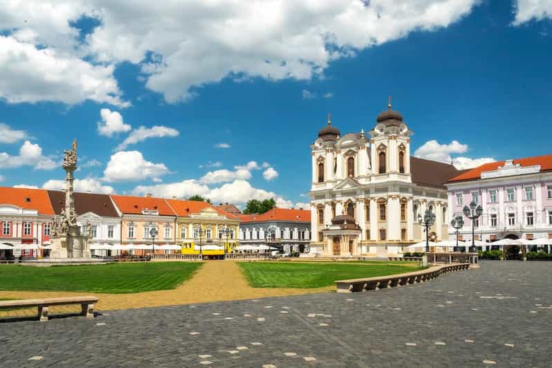 Timișoara Highlights - Walking Tour - Saint George Square: fun facts that give you something to look for