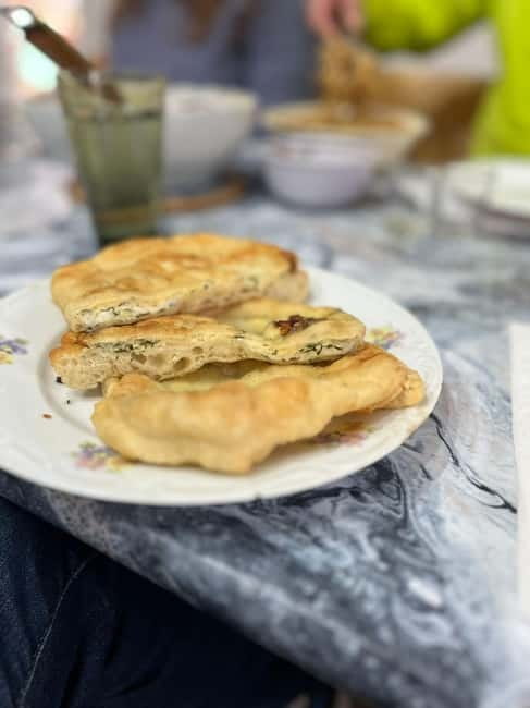 Timișoara: Street Food Tour with Local Guide - Piata Victoriei to Fabric: how the route actually helps you eat smarter