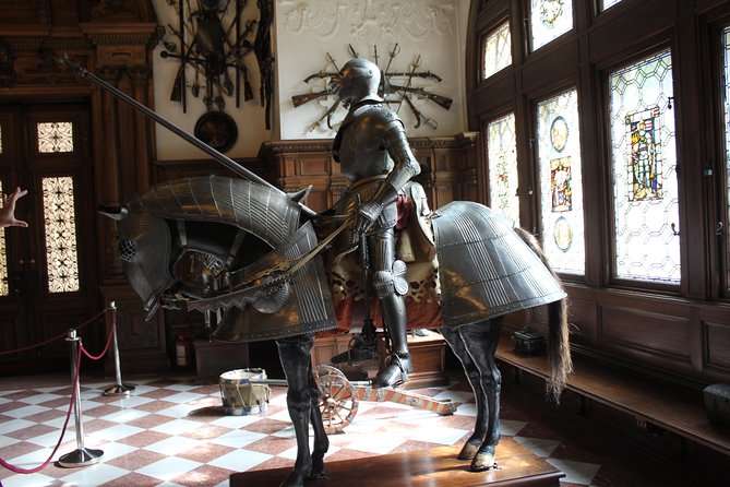 Tour of the 3 Castles: Bran, Rasnov and Peles in Spanish (native Spanish guide). - Where Brasov, monasteries, and small detours fit in