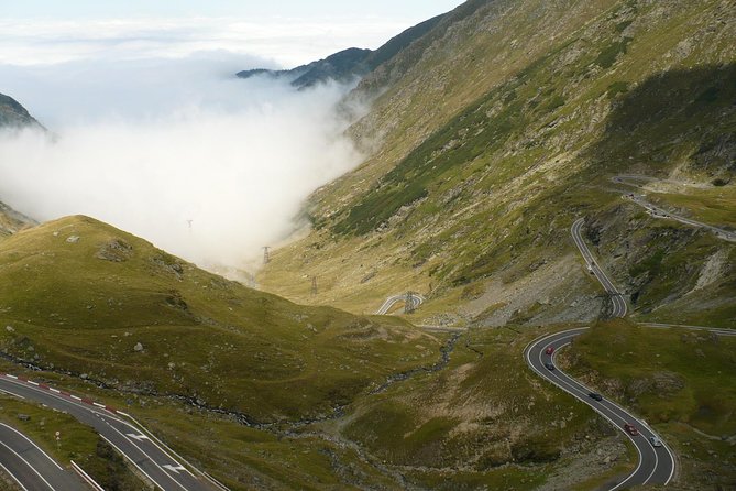Transfagarasan Highroad Tour from Brasov (warm season) - Stop 1: Transfăgărășan Highway viewpoints and the 1-hour photo window