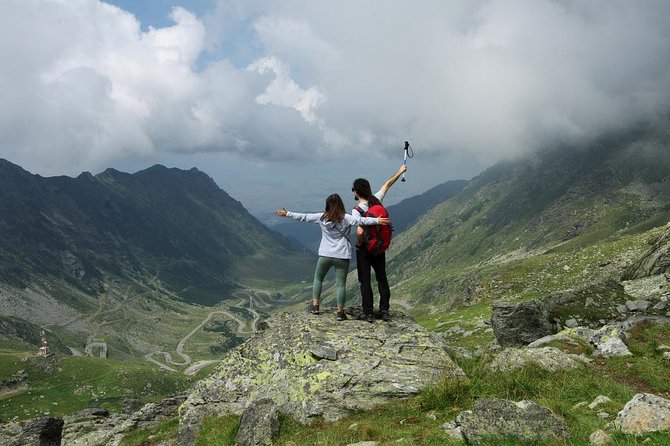 Transfagarasan Plus Carta Abbey: Private Day Trip From Sibiu - Timing, Comfort, and What to Pack for a 7-Hour Mountain Loop