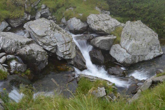 Transfagarasan, Vidraru and Poenari Fortress Tour from Sibiu - Stop 2: Vidraru Dam in about 10 minutes