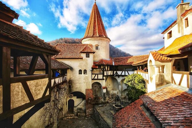 Transfer Bucharest -Brasov with Targoviste and Bran Castle visits - Peles Castle skip-the-line advantage, and why it is more than a convenience