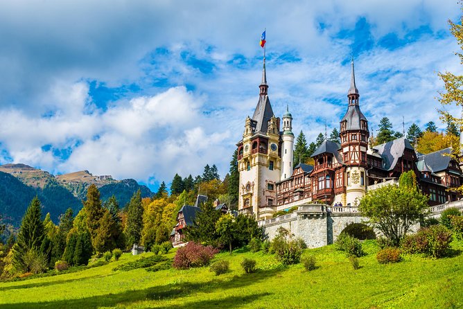 Transylvania and Dracula Castle Full Day Tour from Bucharest - Peleș Castle in Sinaia: royal drama and a ticket reality check