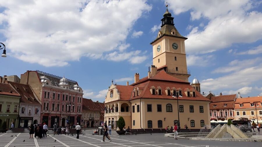 Transylvania Tour: Dracula's Castle, Peles Palace & Brasov - Brasov: Rope Street and the Black Church, plus time to wander