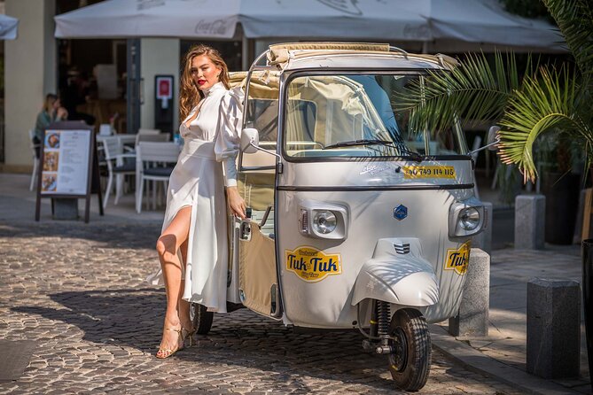 Tuk Tuk Bucharest Romantic Tour with miniBAR - MiniBAR snacks and the small-vehicle advantage