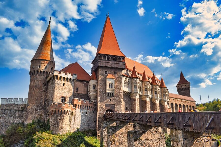 Turda salt mine and Corvin Castle day tour from Cluj - Alba Iulia and Romania’s oldest cathedral: a bonus that can add beauty or fatigue