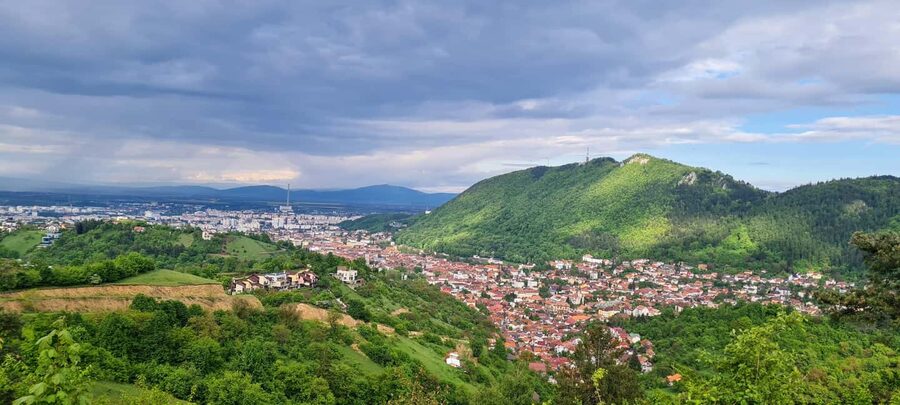 Via Transylvanica Hike to Birthplace of Brașov with Daisy - What to bring and how to dress for this moderate hike
