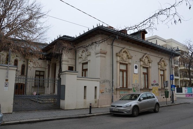 Walking tour of Bucharest - Parcul Ion Voicu: urban growth you can actually picture
