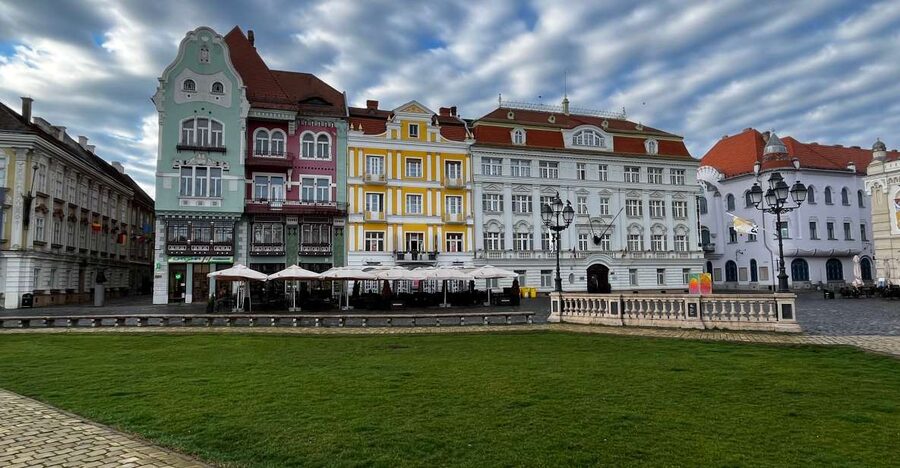 Weekly Guided Walking Tour - Tuesday, Thursday & Saturday - Starting at Victory Square, meeting the city where it already matters