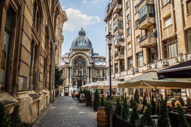Wine tasting in Bucharest Old town - bonus cheese platter - Key highlights at a glance
